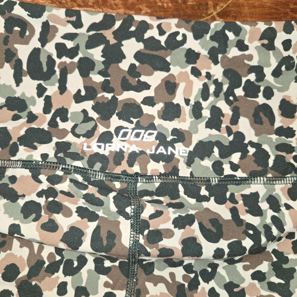 Lorna Jane Camo Leopard Activewear